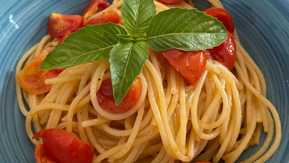 Spaghetti al pomodorino fresco e basilico