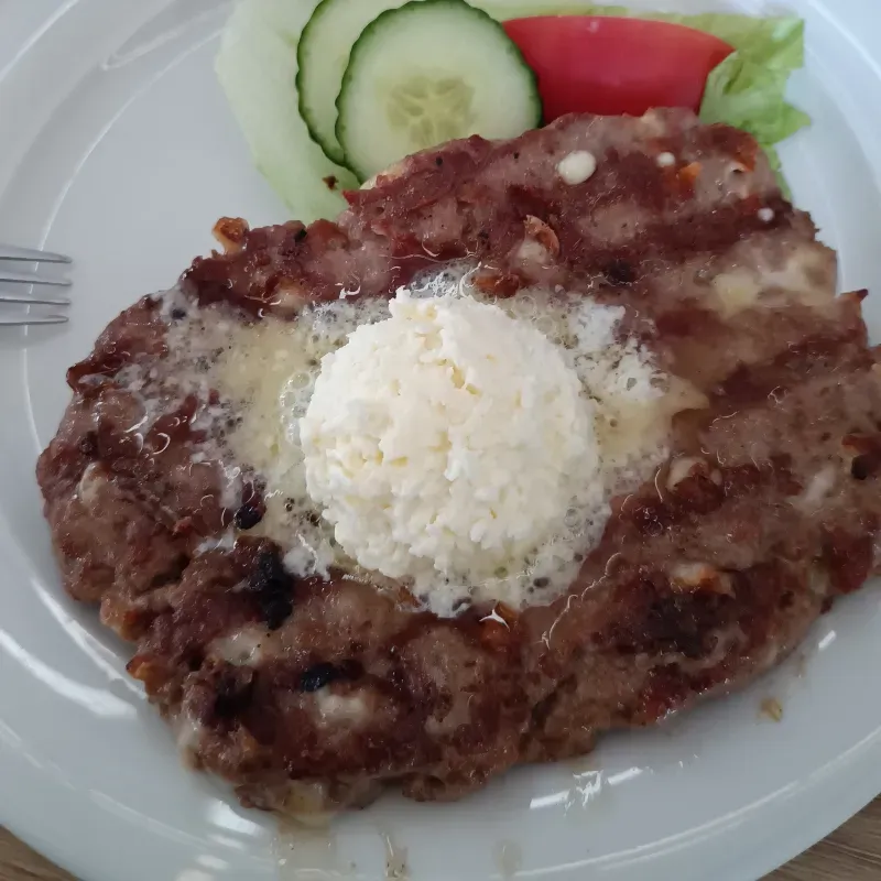 Lovechka - Hamburger on milk cream